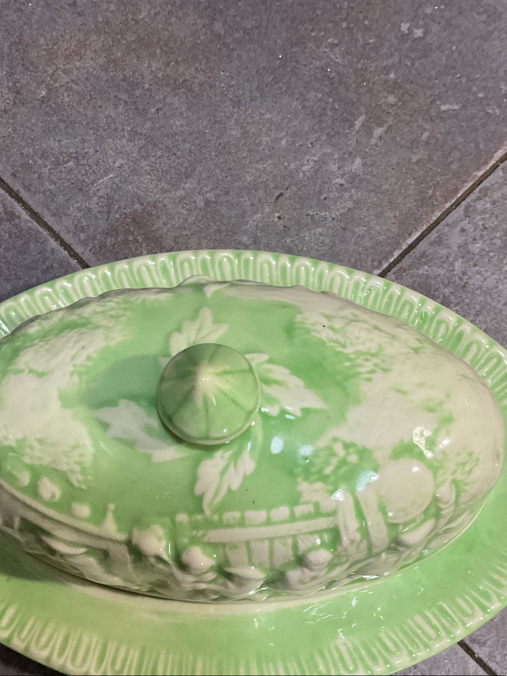 Green Ceramic Covered Butter Dish with Figurative Relief - Picture 4 of 14